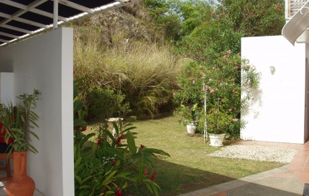 Being Villa Plymouth Esterno foto