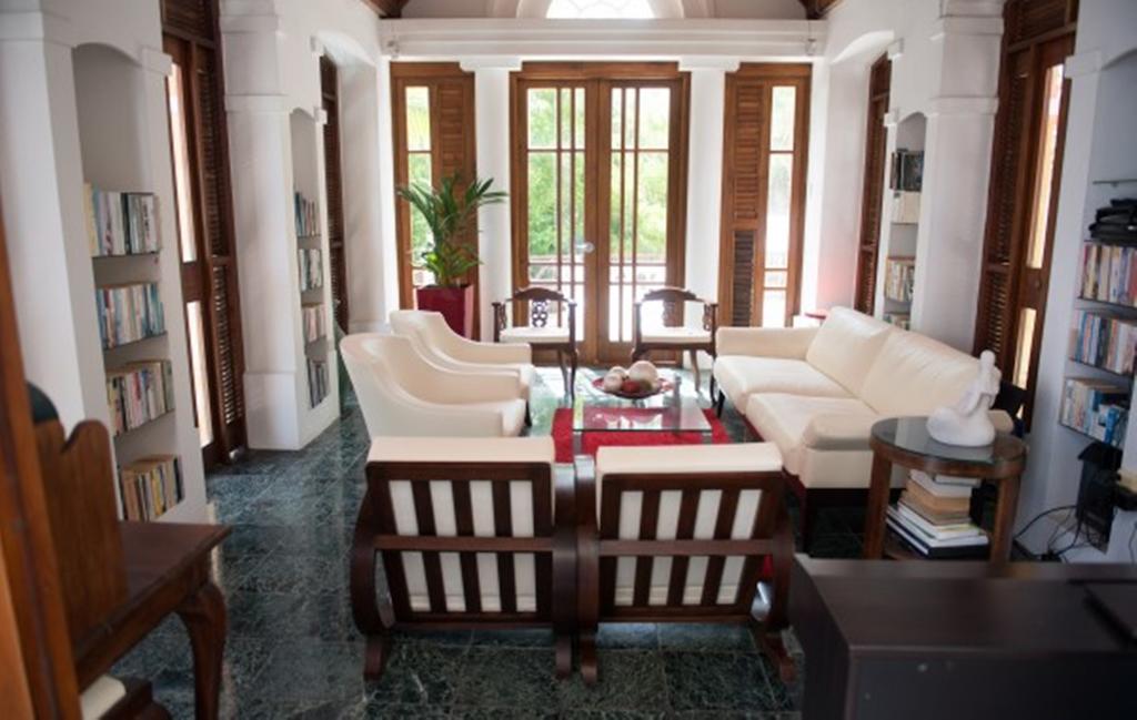Being Villa Plymouth Esterno foto