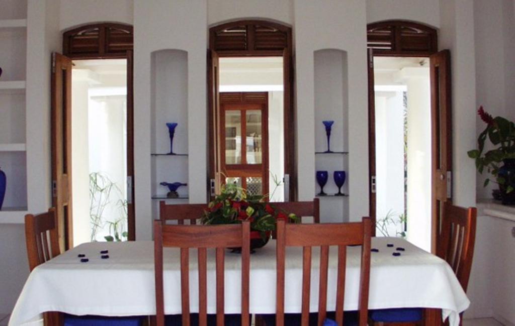 Being Villa Plymouth Esterno foto